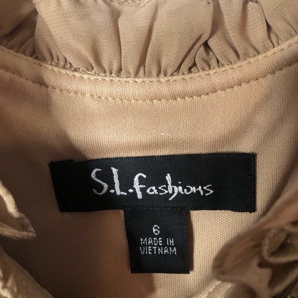 Ladies evening dress - Picture 4 of 9